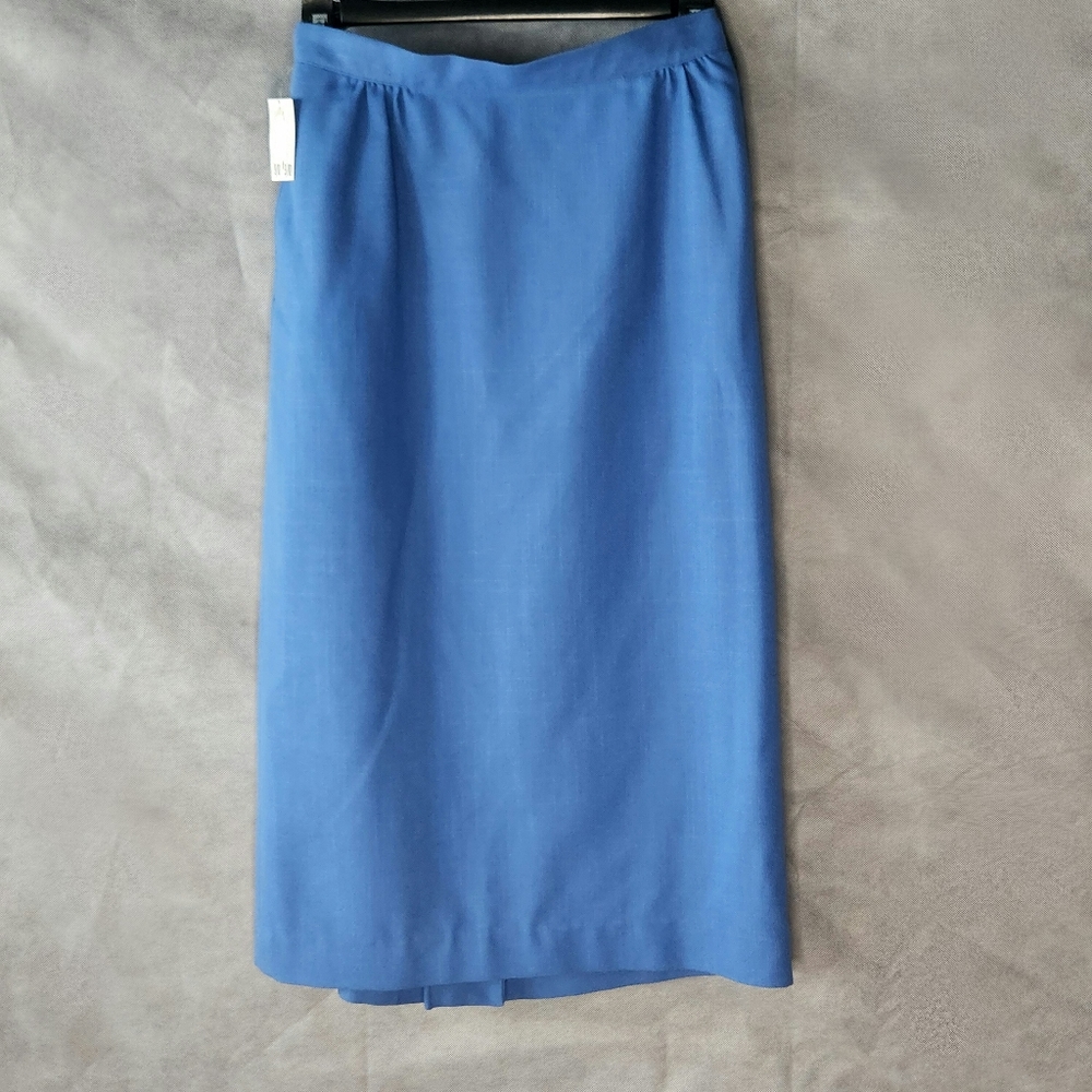 Plum Tree Canada Knee Length Straight Skirt